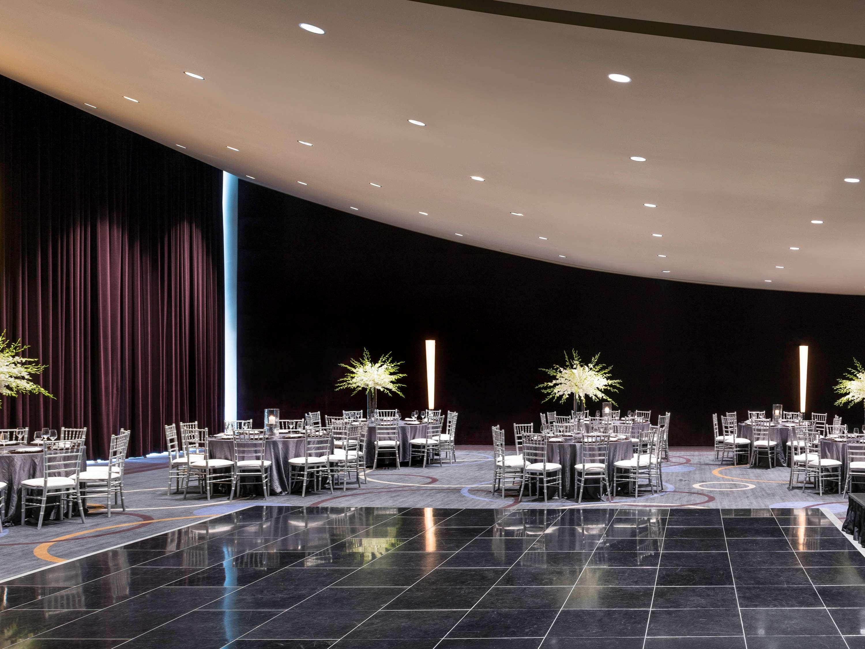 Sofitel Chicago Magnificent Mile Hotel Buitenkant foto The Grand Ballroom