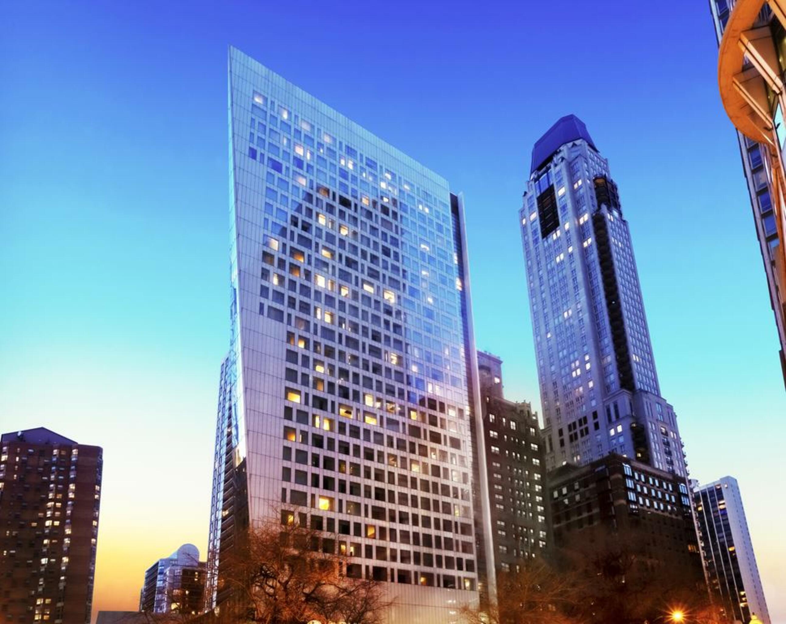 Sofitel Chicago Magnificent Mile Hotel Buitenkant foto The Standard East Village