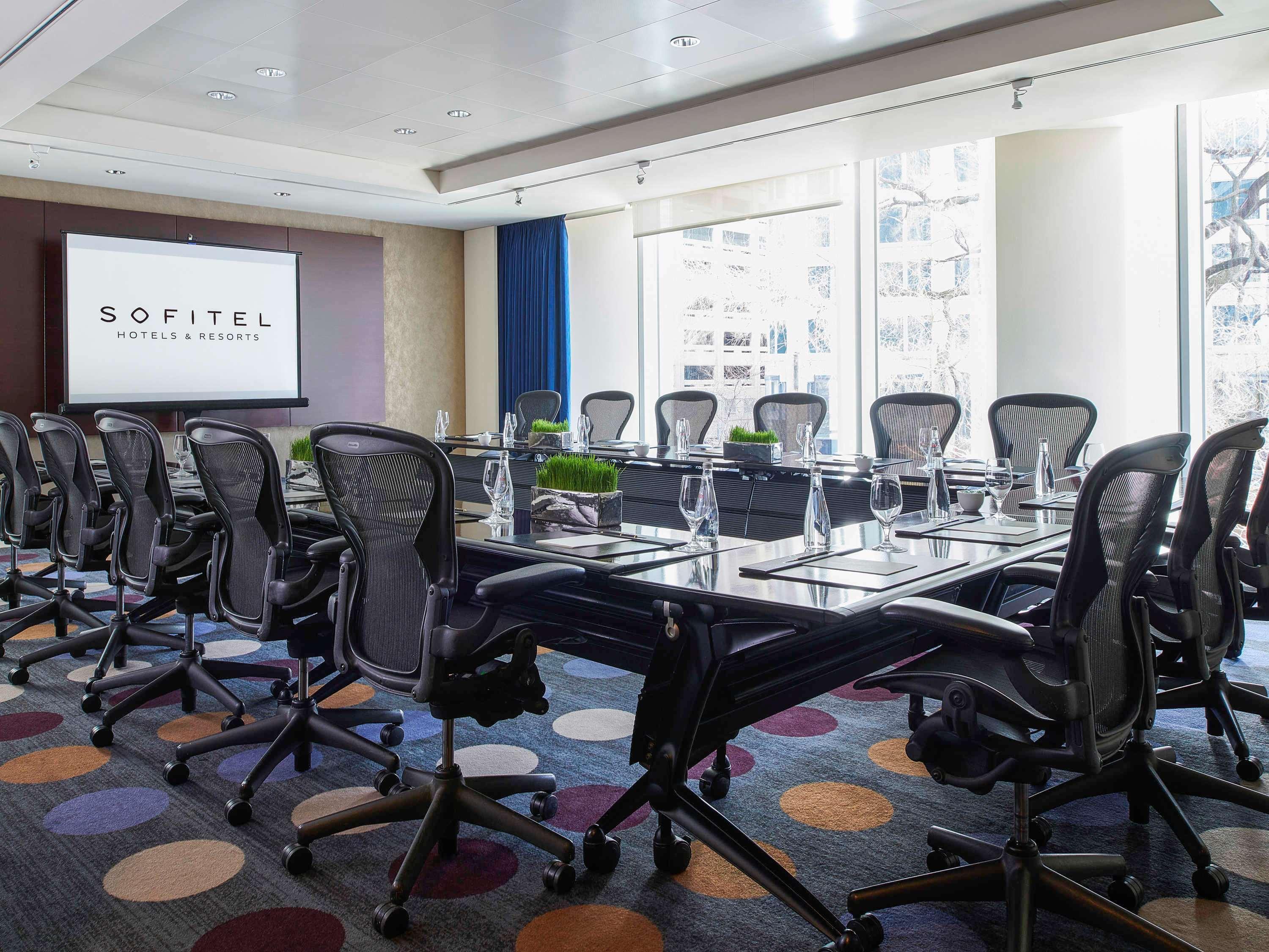 Sofitel Chicago Magnificent Mile Hotel Buitenkant foto Meeting room