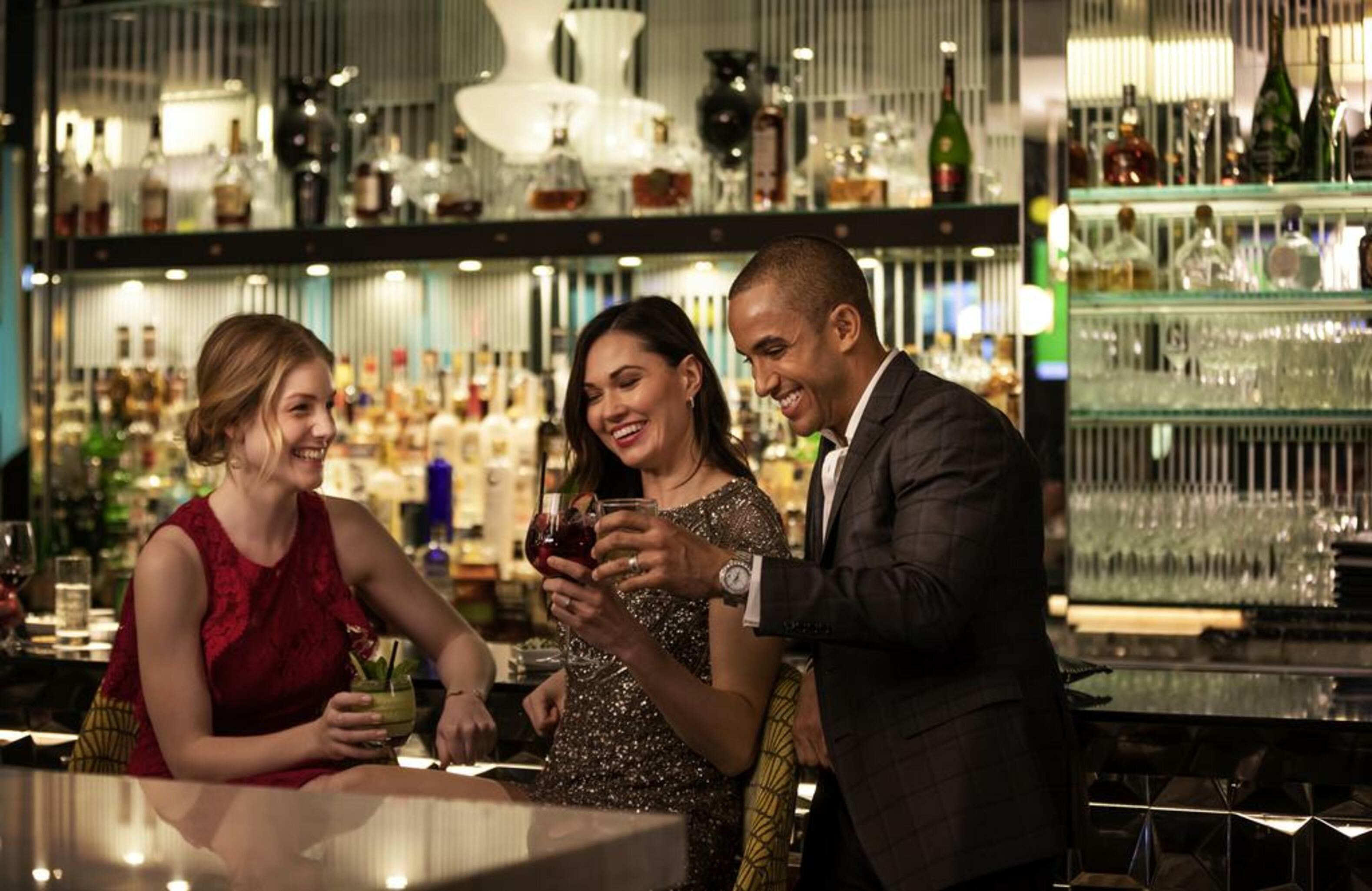 Sofitel Chicago Magnificent Mile Hotel Buitenkant foto The bar at the Ritz-Carlton, Tysons Corner