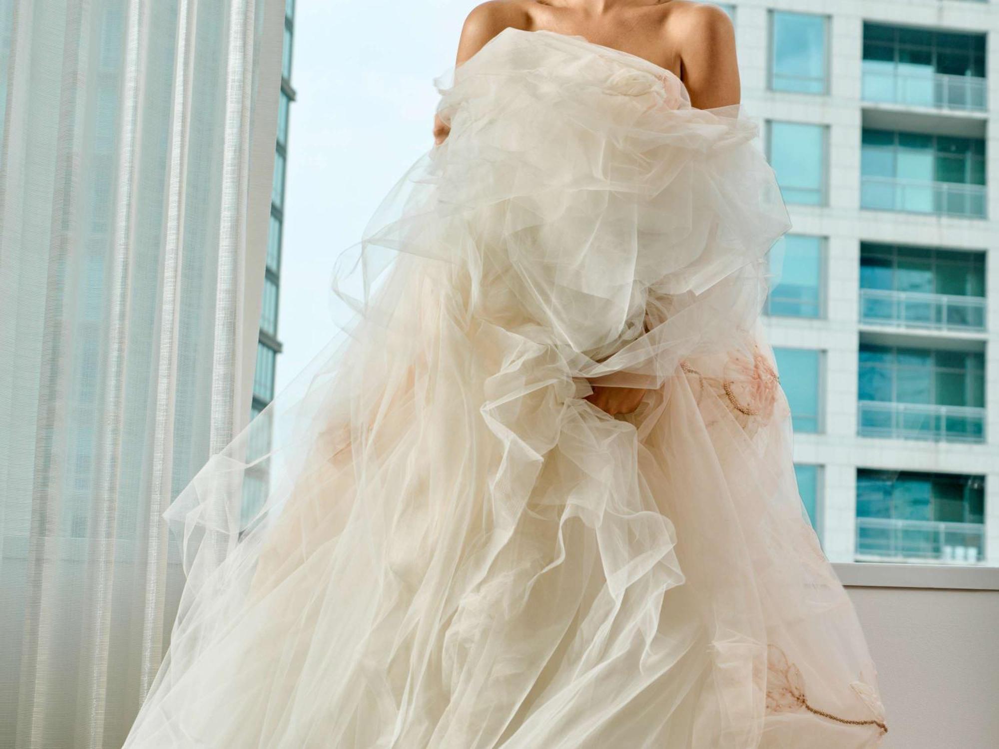 Sofitel Chicago Magnificent Mile Hotel Buitenkant foto A wedding dress